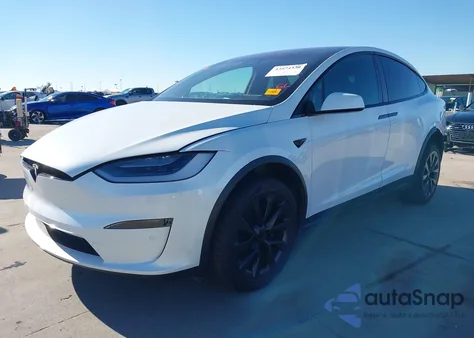 2022 Tesla Model X Dual Motor All-Wheel Drive z USA, uszkodzony, nr VIN 7SAXCBE58NF343818